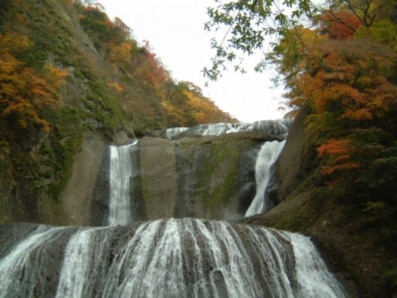 紅葉と美しい滝の協奏、袋田の滝へ【茨城】 [名所・旧跡] All About