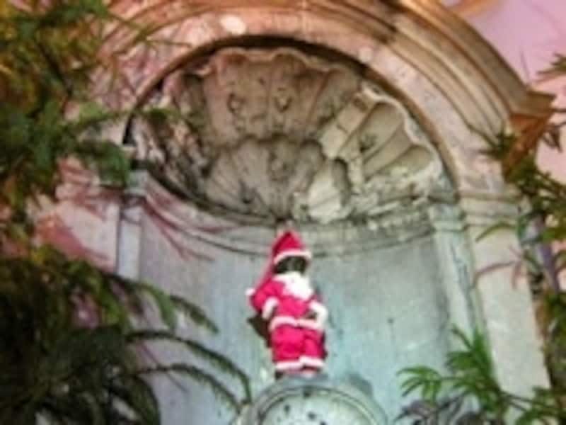 小便小僧の像は市の中心部に位置する