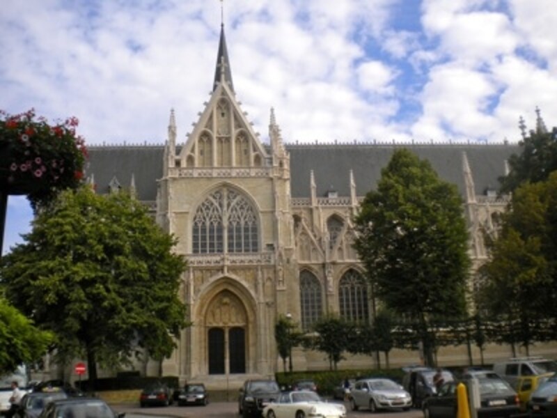 フランボワイヤン•ゴ シック様式で名高い「ノートルダム・デュ・サブロン教会」