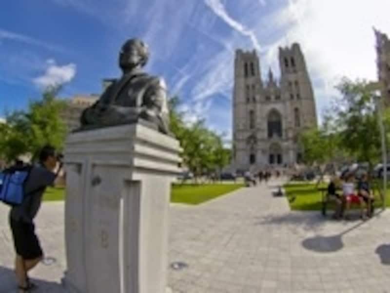 カール5世の戴冠式も行われた「サン•ミシェル大聖堂」©OPT-Alessandra Petrosino