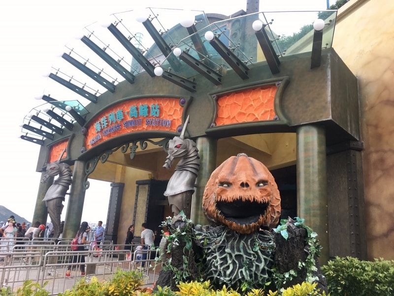 お化け屋敷などの特別設置もある