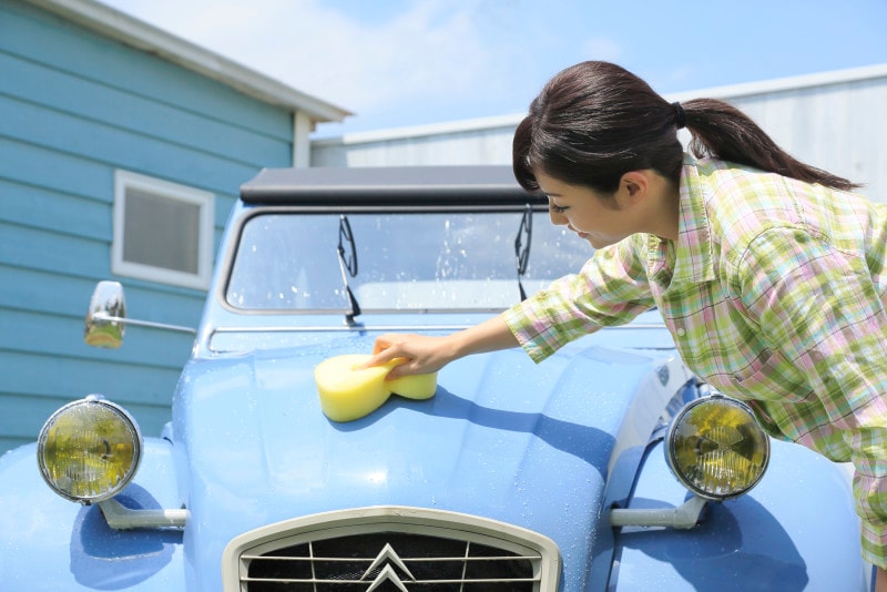 車の擦り傷補修方法は簡単