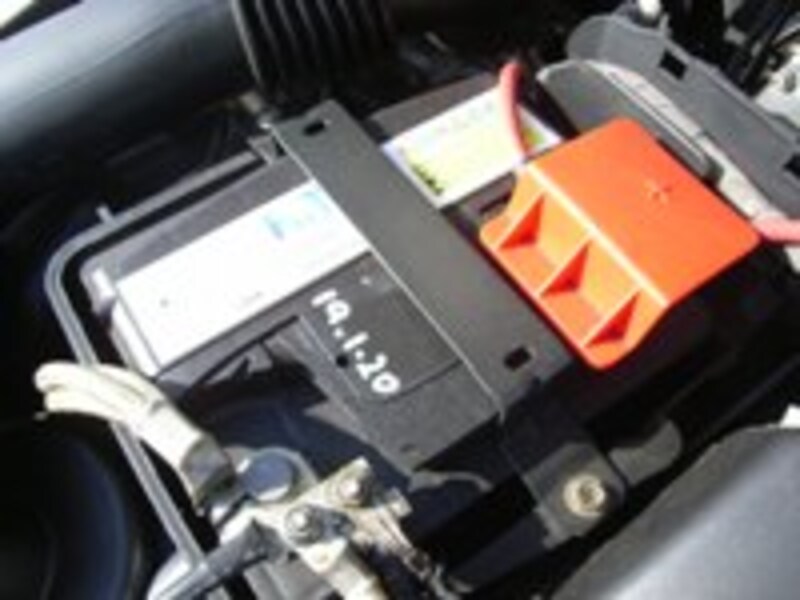 バッテリー固定方法