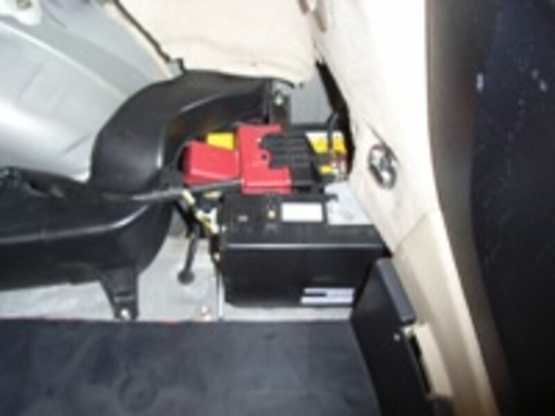 バッテリー搭載位置