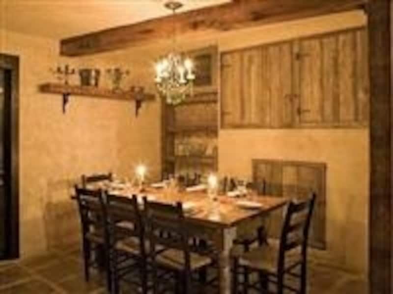 アンティーク調の地下フロアが素敵！