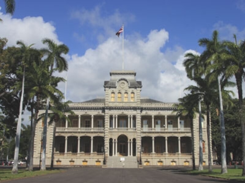 ハワイ初の電話、電気、水洗トイレを完備した豪華な公邸で、アメリカ唯一の宮殿（写真協力：オアフ観光局）