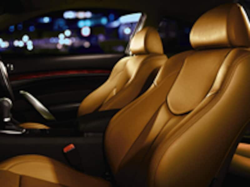 日産スカイラインクーペ シート