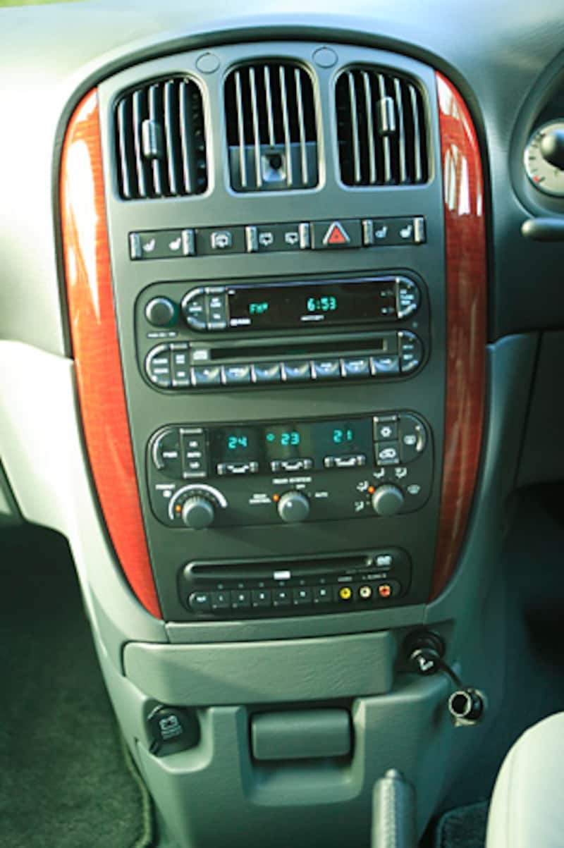 2/4 ゆとりのグランドボイジャー2007年モデル [輸入車] All About