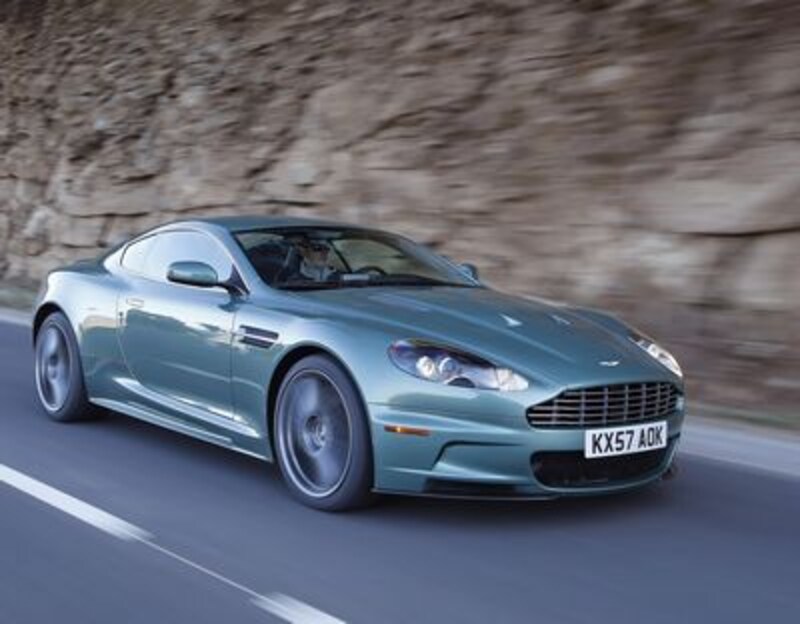 アストンマーティンDBS