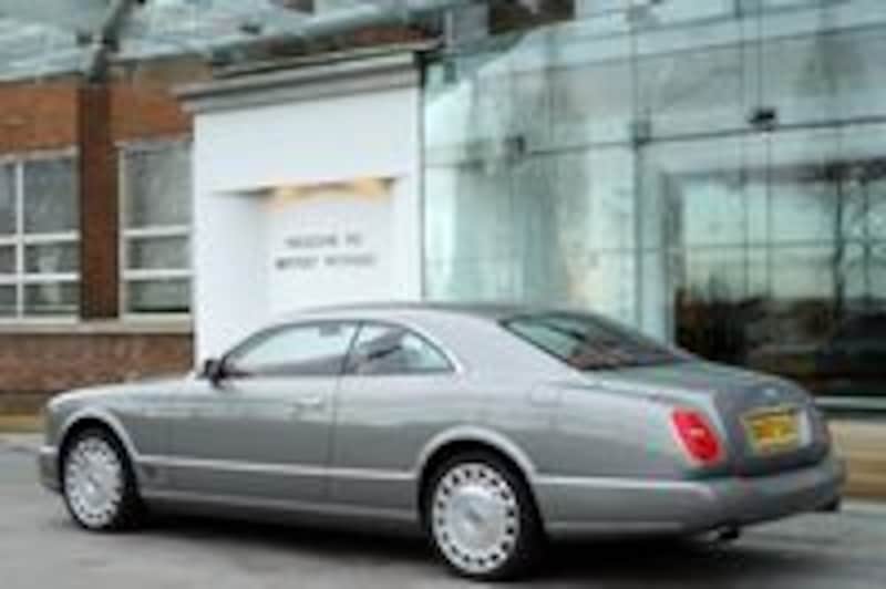 ベントレー本社工場