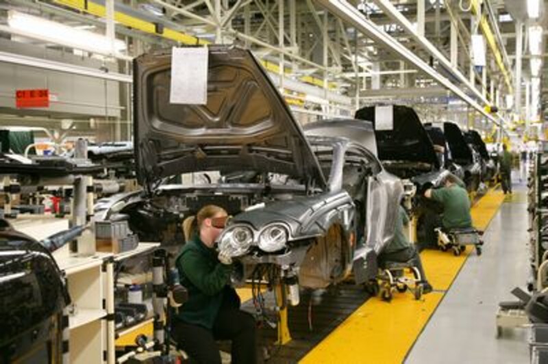 ベントレー本社工場
