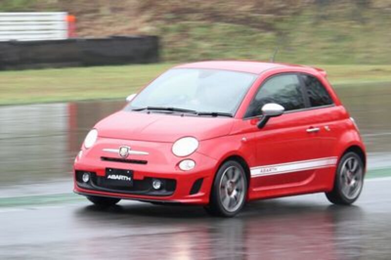 アバルト500