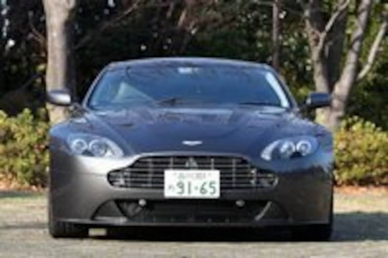 アストンマーティンV12ヴァンテージ