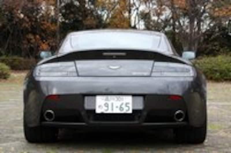 アストンマーティンV12ヴァンテージ