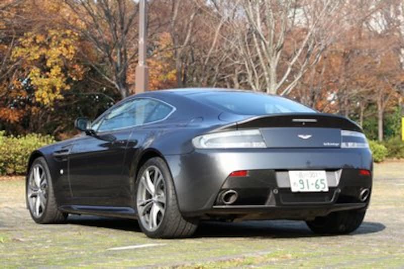 アストンマーティンV12ヴァンテージ