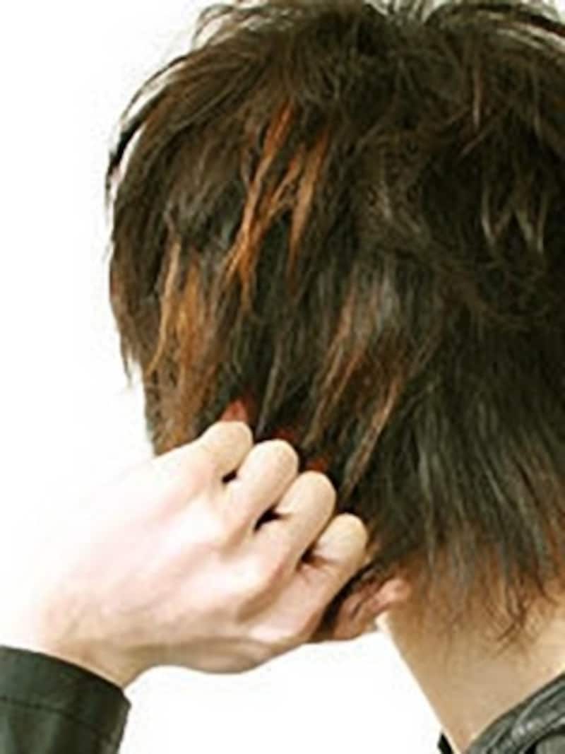 手順9:バックとえり足をスタイリングします