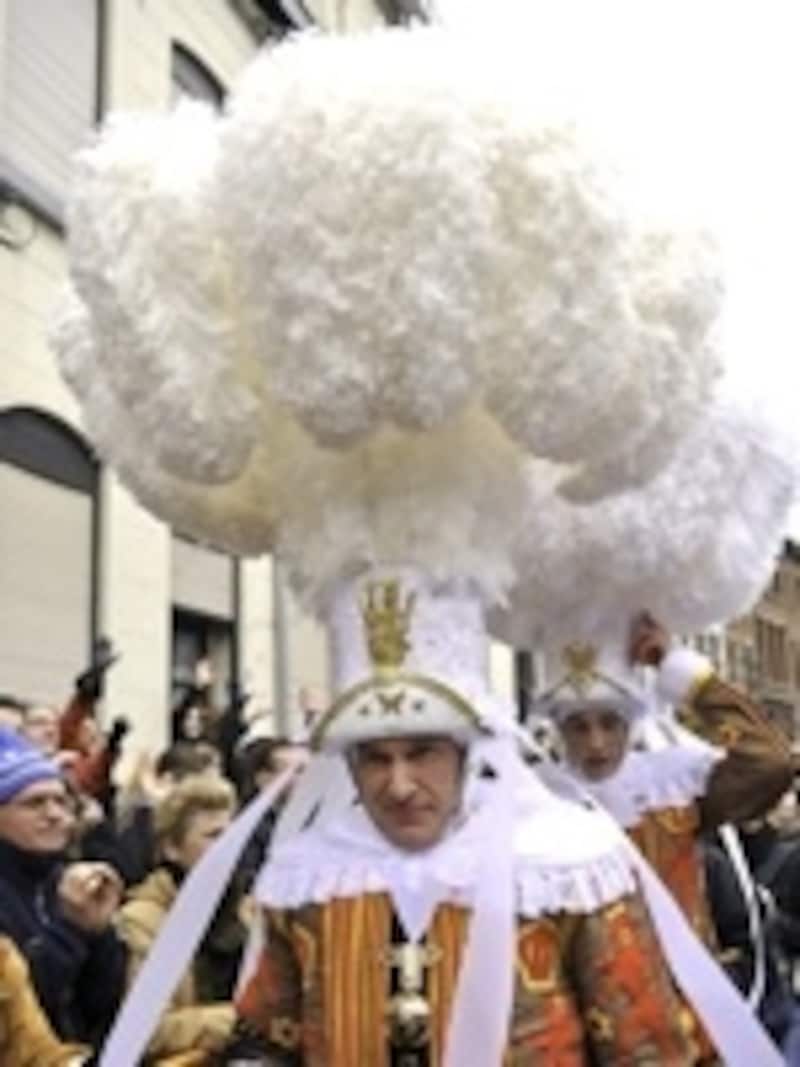 羽飾りが見事な「道化師ジル」©News Agency-Wu Wei Xinhua