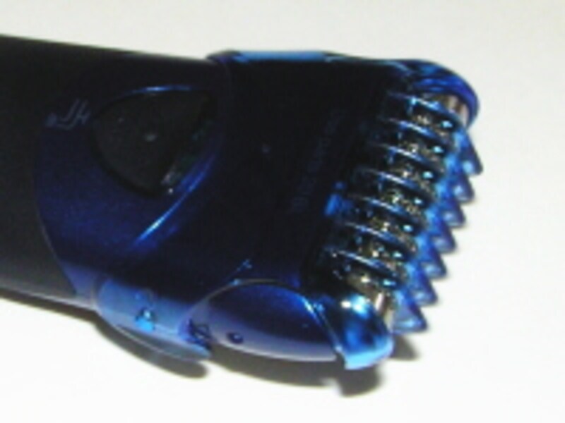 無精ヒゲスタイラー