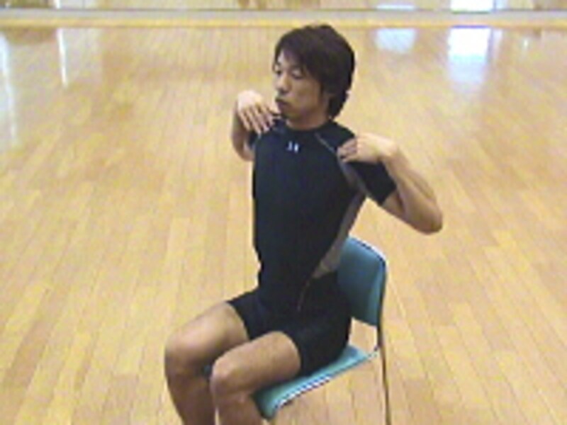 肩こりストレッチ手順3