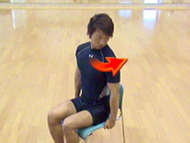 首ストレッチ手順3