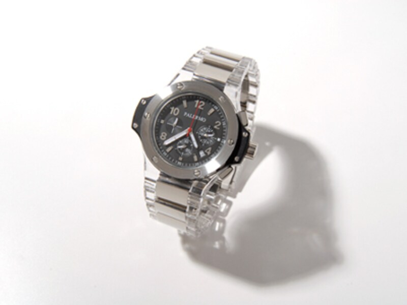 スケルトンな腕時計