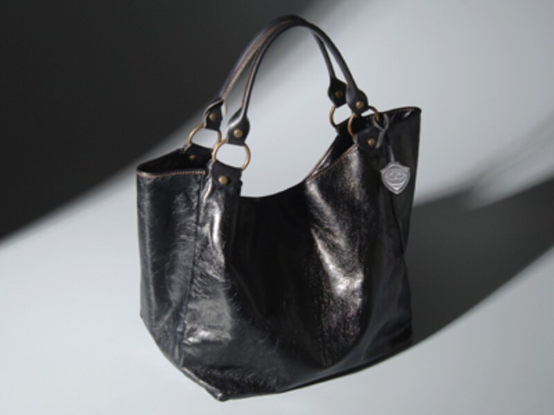 男を語るレザーバッグ