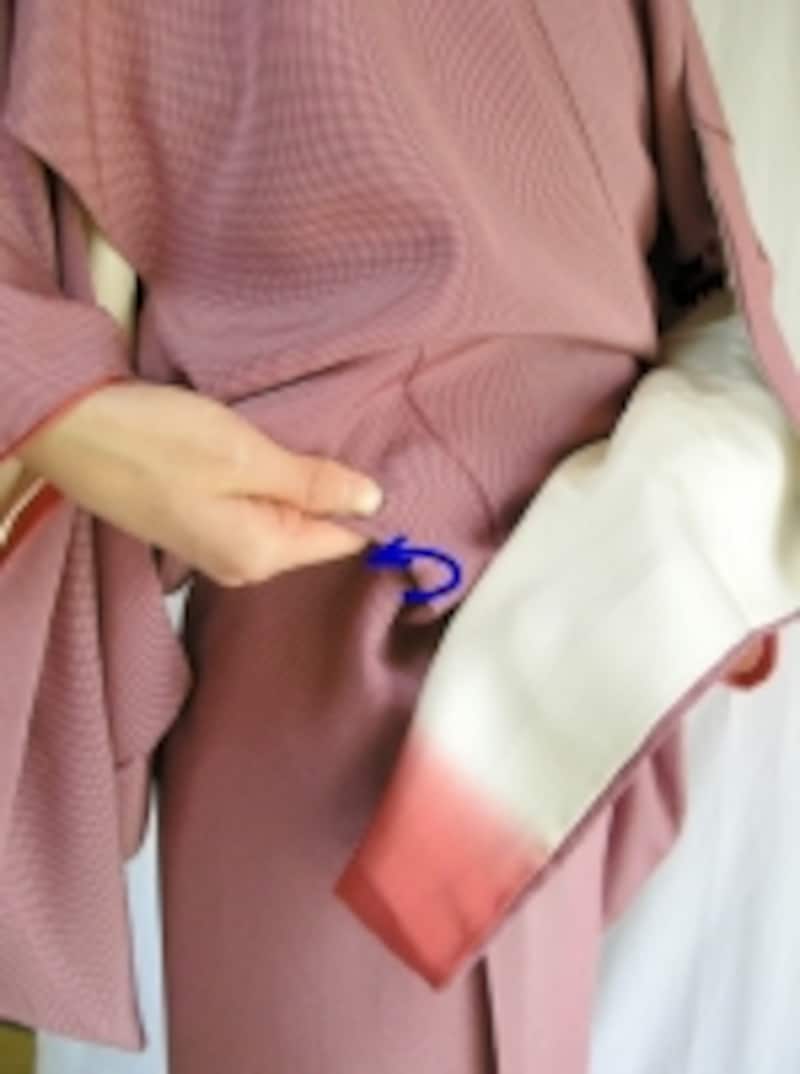 後ろ向きにたたんでおく