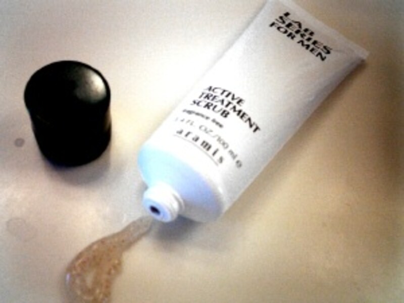 アプリコットシーズが半透明のジェルの中入っている。