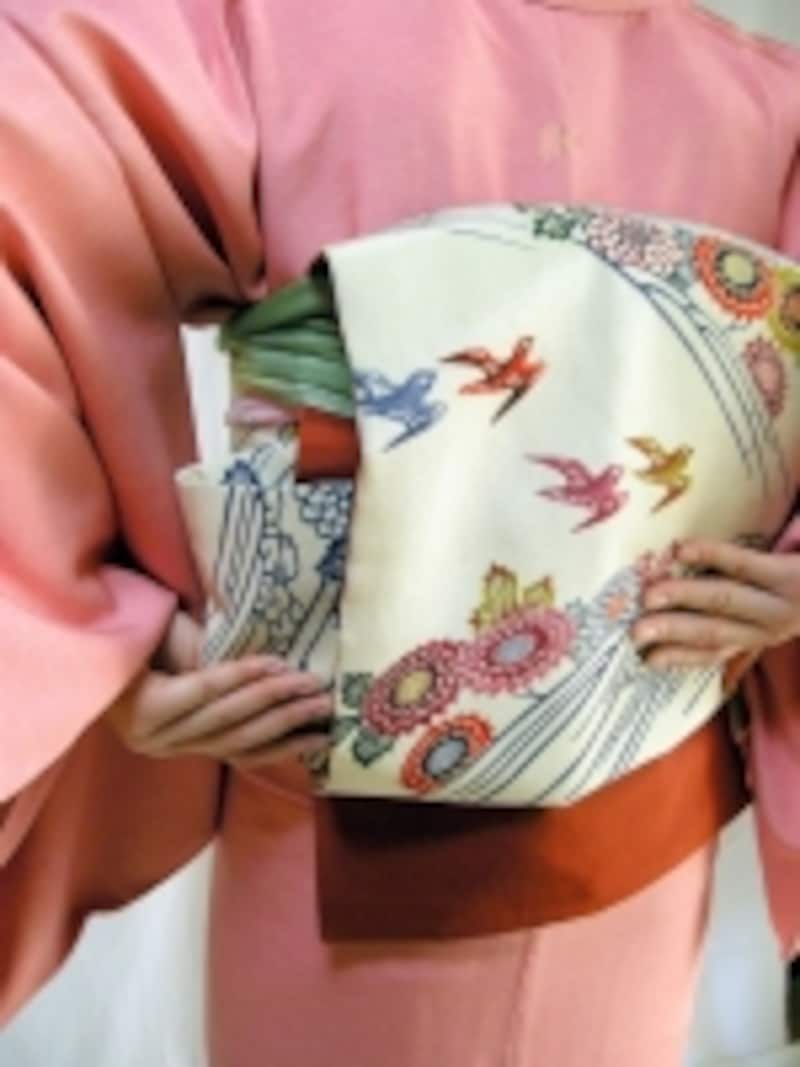 手先は1～2cmほど出して残りを入れ込む 