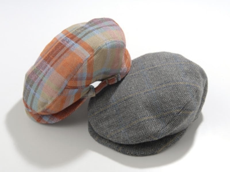 ハンチング帽を選ぶコツは自分の頭の形に合ったジャストサイズのものを選ぶことと、つば幅が顔の幅より大きなものを選ぶことです