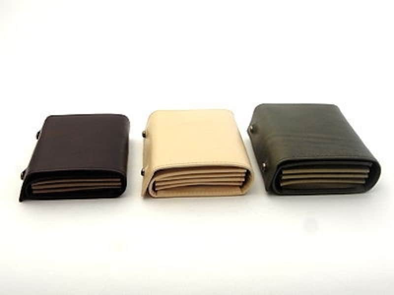 左から、厚さが、25、27、30mm。容量はこの3種類を用意している。