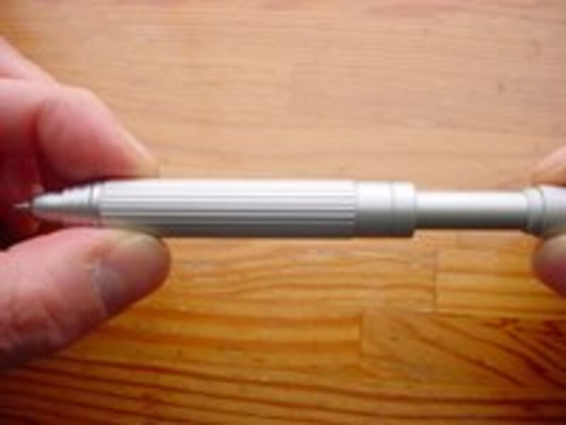 2/3 存在感あふれるペン Vol.3胴軸が伸びるペン [ステーショナリー