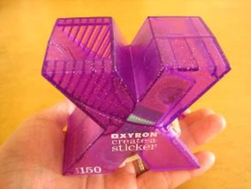 『ザイロン シールメーカー』:手のひらにのるくらいのコンパクトなサイズ