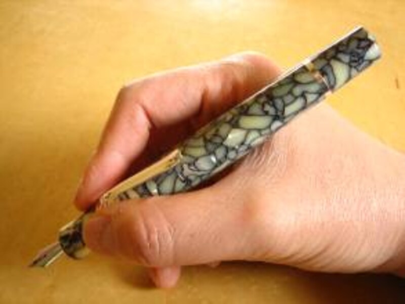 2 2 万年筆のペン先が繰出される驚きのギミック ステーショナリー 文房具 All About 2 2 万年筆のペン先が繰出される驚きのギミック ステーショナリー 文房具 All About