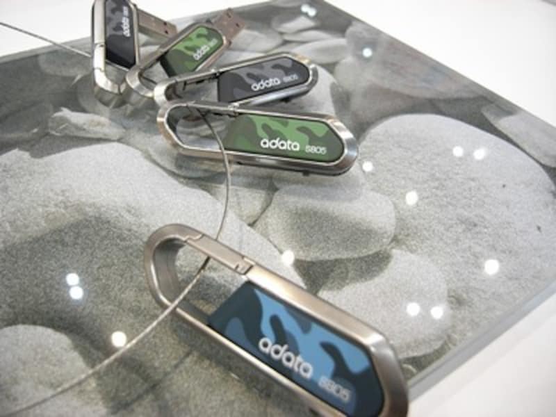 A-DATA Technology S805 USBメモリー