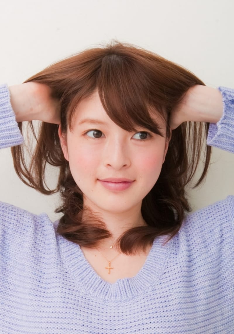 短い毛が出ないように、表面にくる面にワックスをなじませる