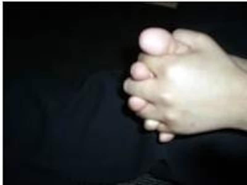 指の奥までしっかり握りましょう