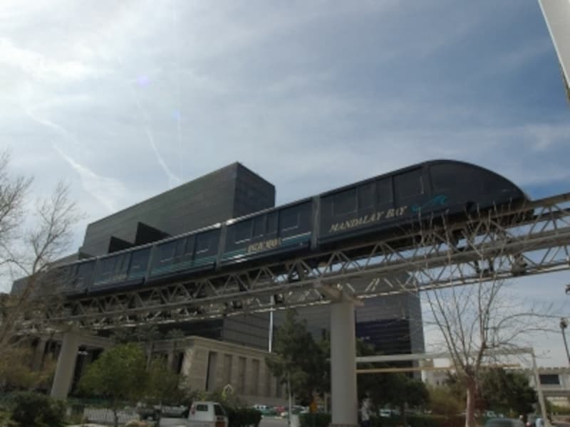 マンダレイベイ⇔エクスカリバー間の移動は無料のモノレールで