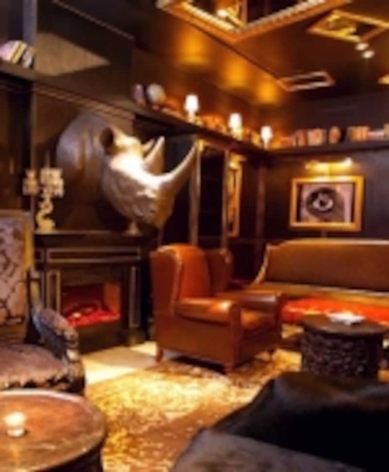 絢爛豪華なオブジェ、好き嫌いは別で必見