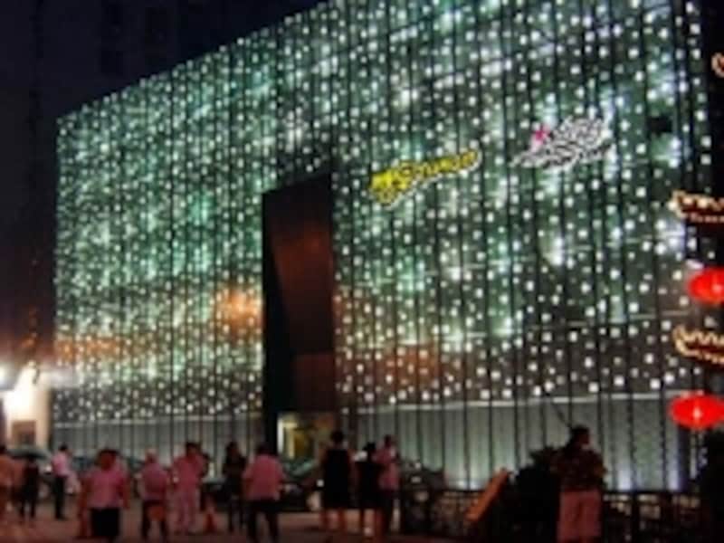 この建物の3階がライブハウス