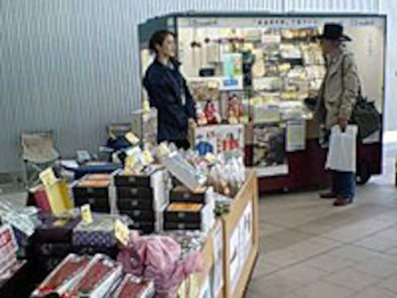 Ｔシャツも広げていないワゴンに注目