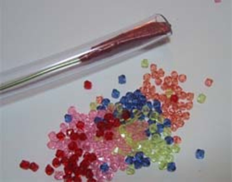 針金の端にビニールテープを巻く