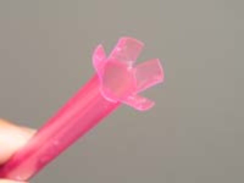 ストローに切り込み