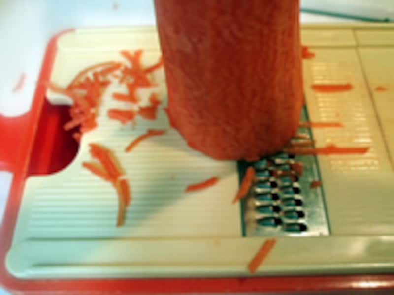 にんじんをスライス