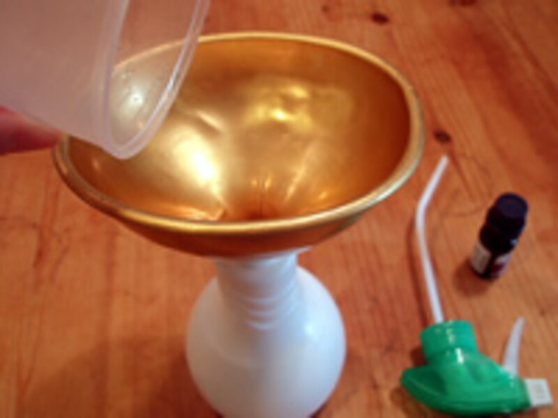 エタノールと精製水を入れます。