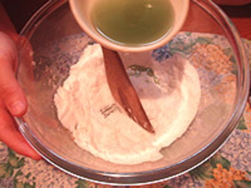 グレープシードオイルを入れます。