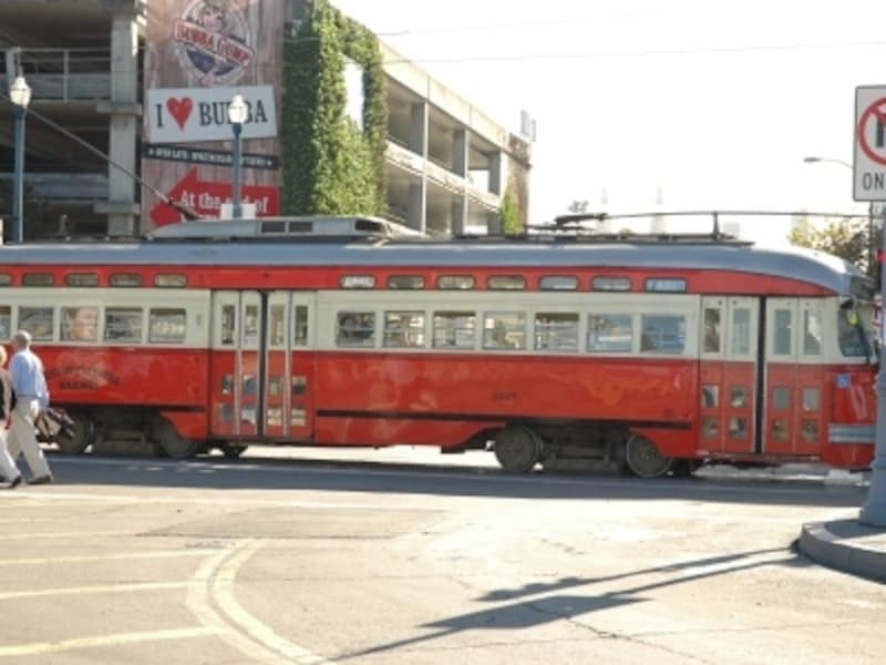 Fラインは、レトロ車両を使った観光路線