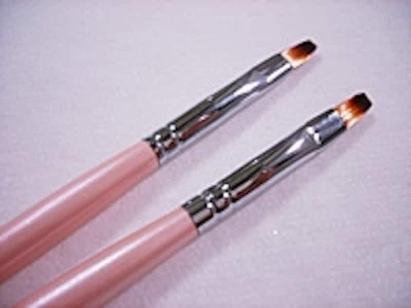 ジェルを塗る基本の筆