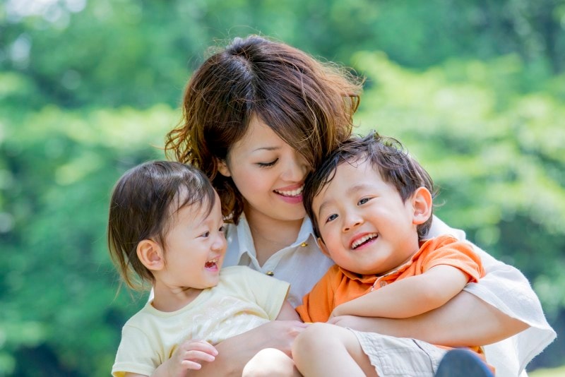 上の子も毎日「大好きよ」と抱きしめてあげましょう