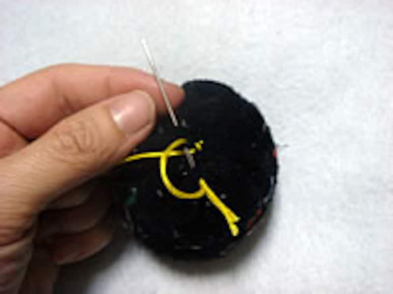 余った糸でさらにチクチク